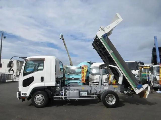 いすゞ フォワード 2RG-FRR90S2(2WD)の写真15