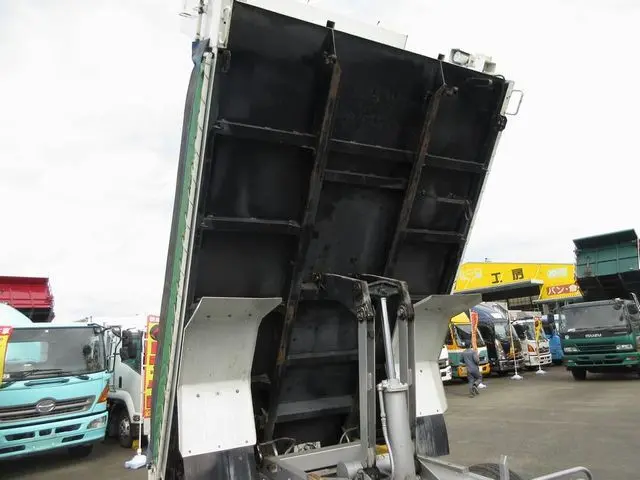 いすゞ フォワード 2RG-FRR90S2(2WD)の写真23