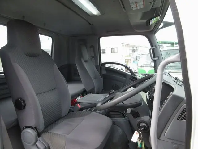 いすゞ フォワード 2RG-FRR90S2(2WD)の写真37