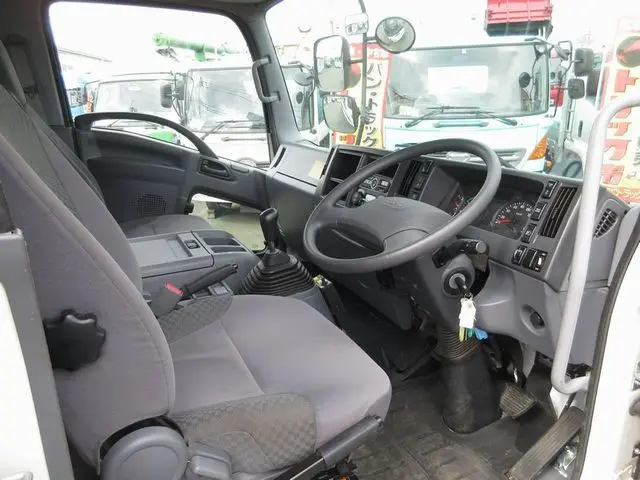 いすゞ フォワード 2RG-FRR90S2(2WD)の写真38