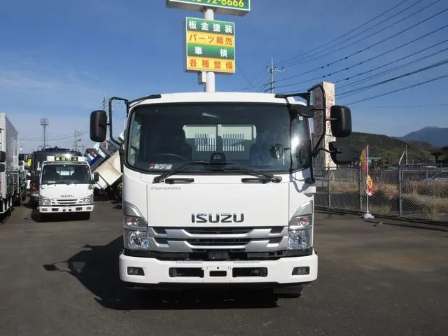 いすゞ フォワード 2PG-FRR90S1(2WD)の写真4