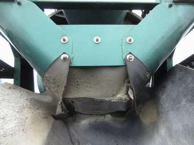 いすゞ フォワード 2PG-FRR90S1(2WD)の写真23