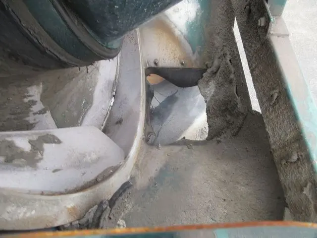 いすゞ フォワード 2PG-FRR90S1(2WD)の写真27