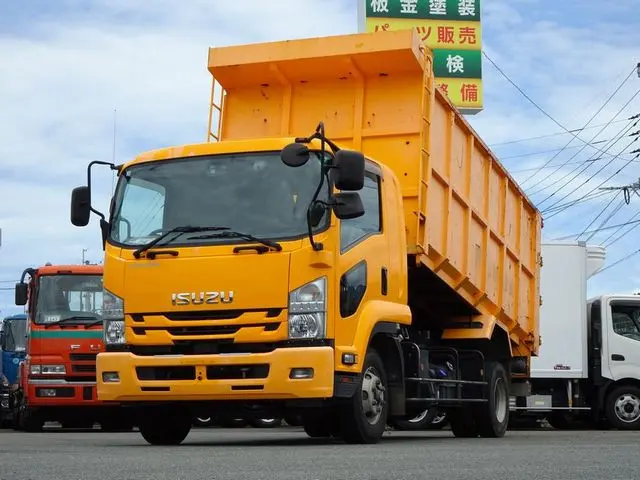 いすゞ フォワード 2RG-FRR90S2(2WD)の写真1