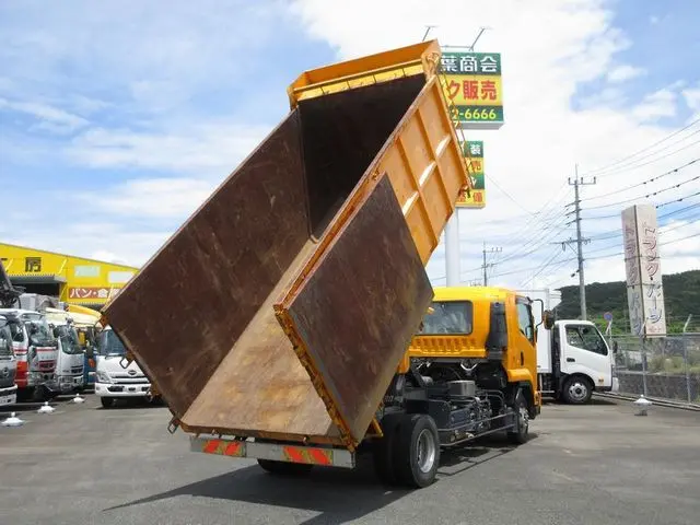 いすゞ フォワード 2RG-FRR90S2(2WD)の写真2