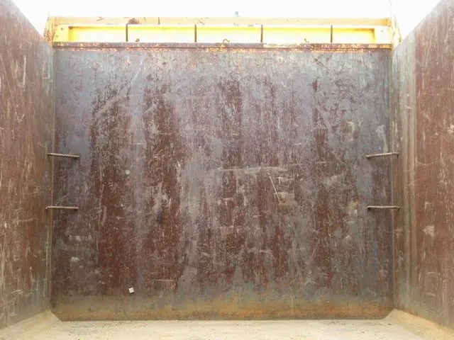 いすゞ フォワード 2RG-FRR90S2(2WD)の写真23