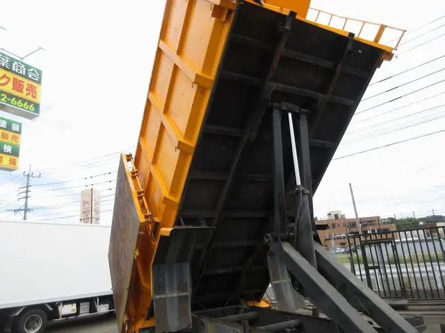 いすゞ フォワード 2RG-FRR90S2(2WD)の写真26