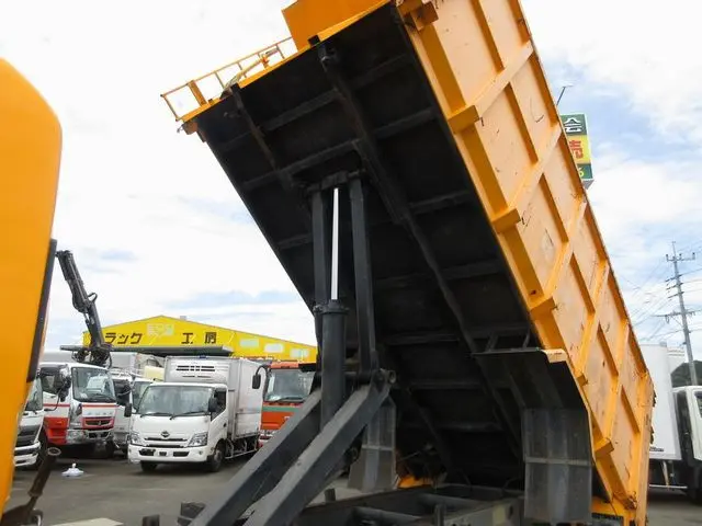 いすゞ フォワード 2RG-FRR90S2(2WD)の写真28