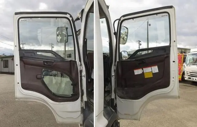日野 レンジャー 2KG-FC2ABA(2WD)の写真35