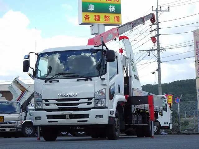 いすゞ フォワード TKG-FRR90S2(2WD)の写真1