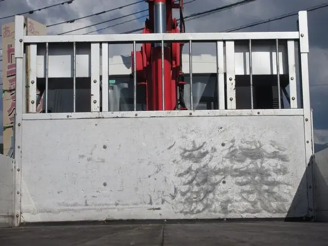 いすゞ フォワード TKG-FRR90S2(2WD)の写真13