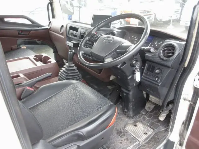 日野 レンジャー 2KG-FC2ABA(2WD)の写真38