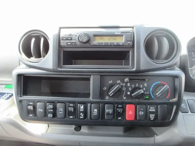 日野 デュトロ 2RG-XZC605M(2WD)の写真32