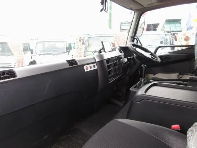 三菱 ファイター 2KG-FK64F(2WD)の写真38