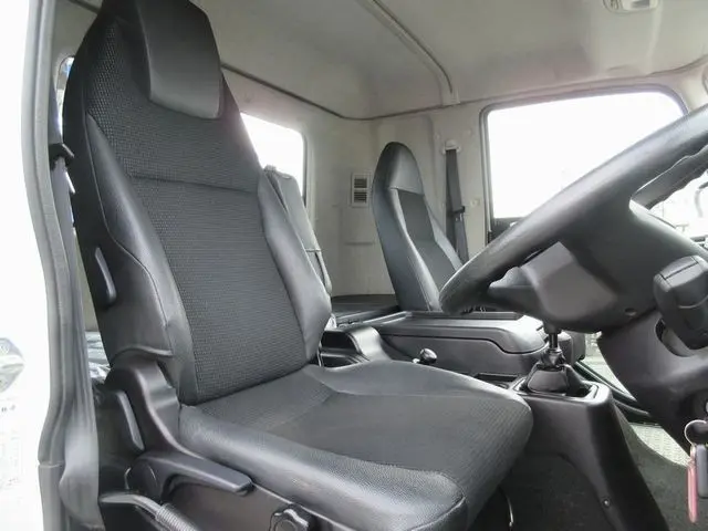 三菱 ファイター 2KG-FK62F(2WD)の写真37