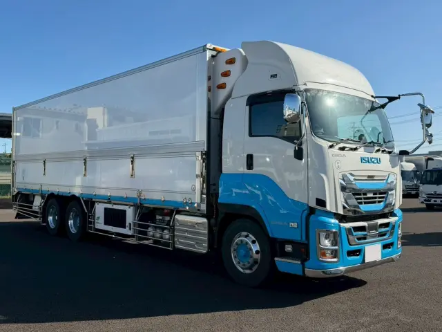 いすゞ ギガ 2PG-CYL77D(6x2)の写真3