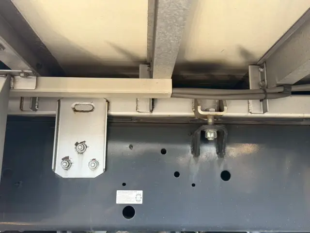 いすゞ ギガ 2PG-CYL77D(6x2)の写真28