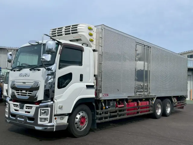 いすゞ ギガ 2KG-CYL77C(2WD)の写真1