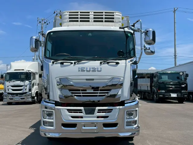 いすゞ ギガ 2KG-CYL77C(2WD)の写真2