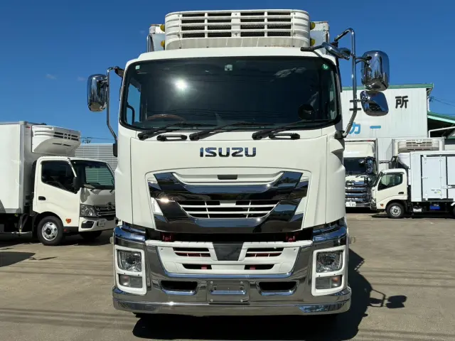 いすゞ ギガ 2KG-CYL77C(2WD)の写真2