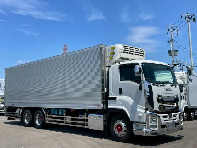 いすゞ ギガ 2KG-CYL77C(2WD)の写真3