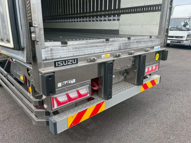 いすゞ ギガ 2KG-CYL77C(2WD)の写真15
