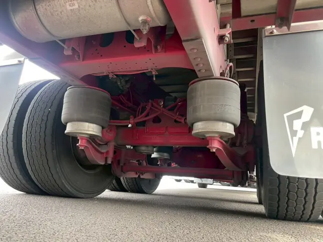 いすゞ ギガ 2KG-CYL77C(2WD)の写真21