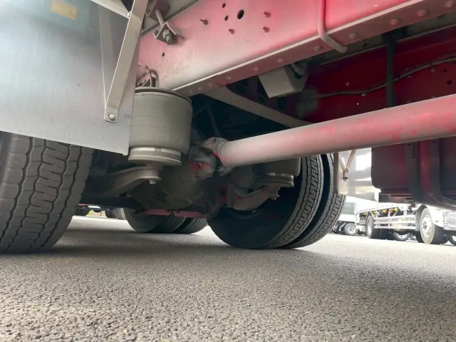 いすゞ ギガ 2KG-CYL77C(2WD)の写真23