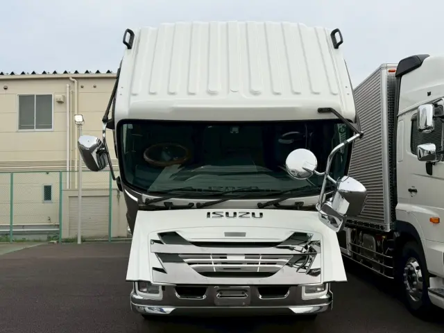 いすゞ ギガ 2KG-CYL77C(2WD)の写真28