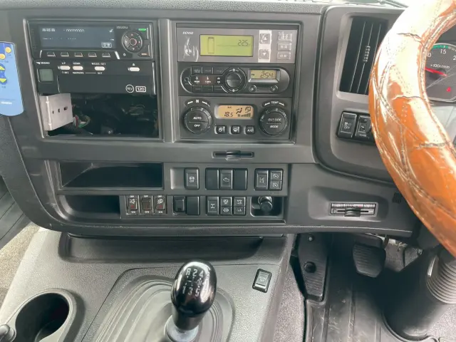 いすゞ ギガ 2KG-CYL77C(2WD)の写真34