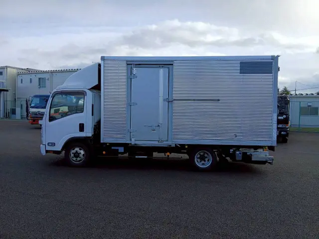 いすゞ エルフ 2RG-NPR88AN(2WD)の写真7