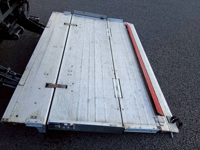 いすゞ エルフ 2RG-NPR88AN(2WD)の写真18