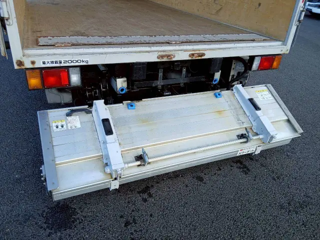 いすゞ エルフ 2RG-NPR88AN(2WD)の写真20