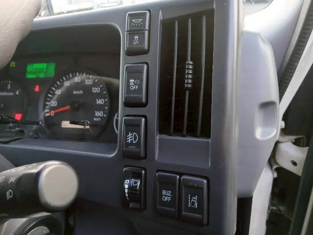 いすゞ エルフ 2RG-NPR88AN(2WD)の写真47