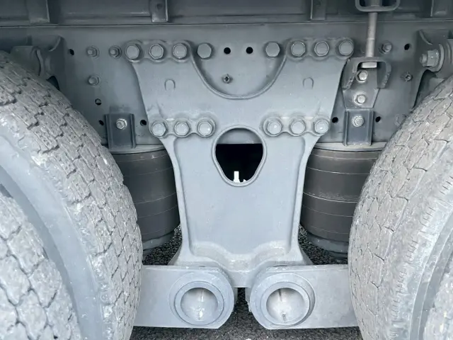 日野 プロフィア 2DG-FW1AHJ(8x4)の写真31