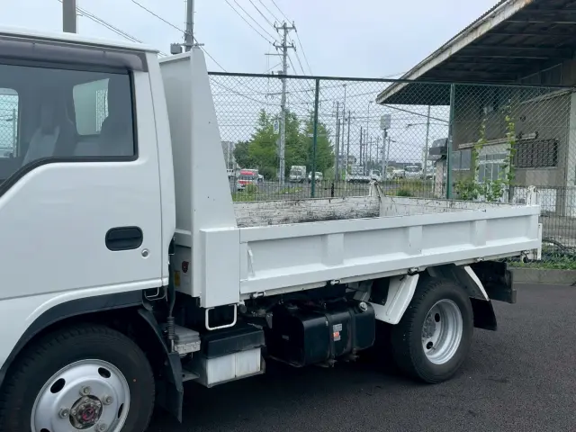 いすゞ エルフ 2PG-NKS88AN(4WD)の写真8