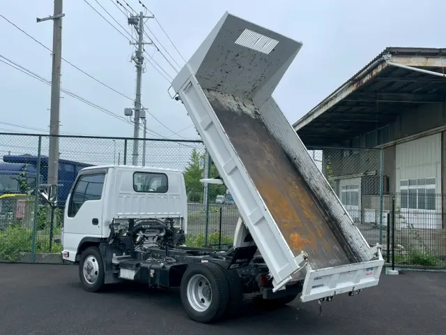 いすゞ エルフ 2PG-NKS88AN(4WD)の写真17