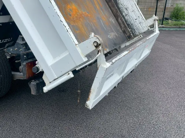 いすゞ エルフ 2PG-NKS88AN(4WD)の写真18