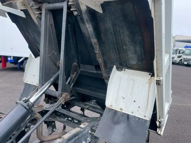 いすゞ エルフ 2PG-NKS88AN(4WD)の写真21