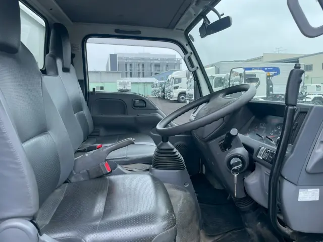 いすゞ エルフ 2PG-NKS88AN(4WD)の写真42