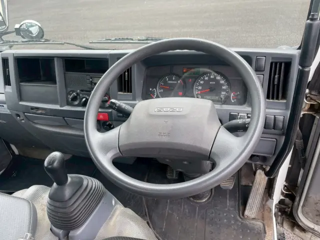 いすゞ エルフ 2PG-NKS88AN(4WD)の写真47