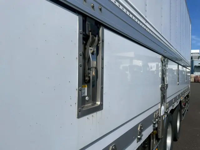 日野 プロフィア 2DG-FW1EHG(8x4)の写真23