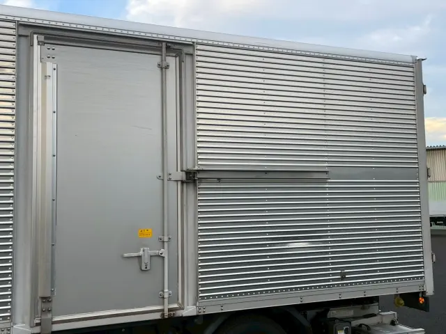 いすゞ エルフ 2RG-NPR88YN(2WD)の写真7