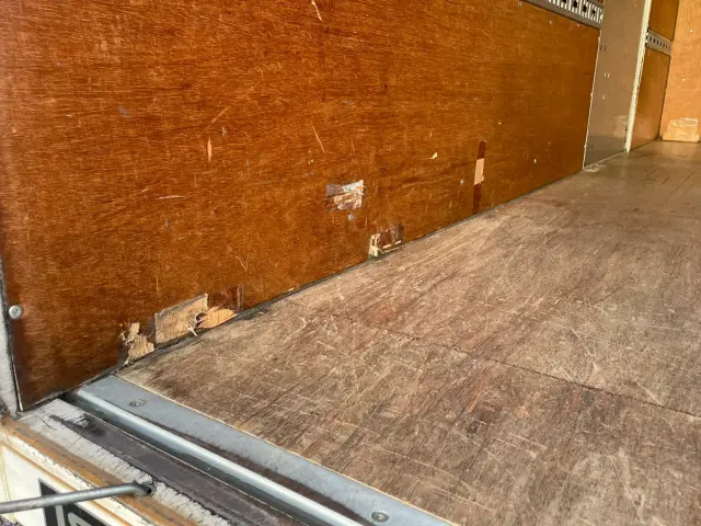 いすゞ エルフ 2RG-NPR88YN(2WD)の写真13