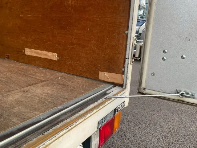 いすゞ エルフ 2RG-NPR88YN(2WD)の写真14