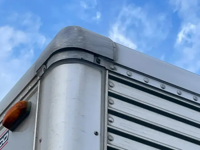 いすゞ エルフ 2RG-NPR88YN(2WD)の写真21