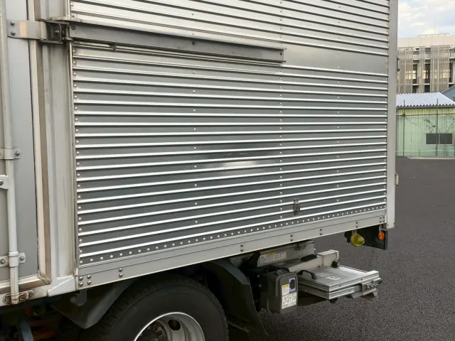 いすゞ エルフ 2RG-NPR88YN(2WD)の写真22