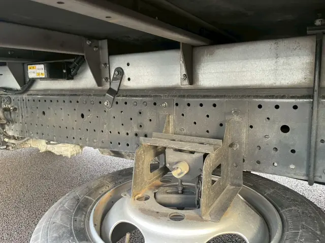 いすゞ エルフ 2RG-NPR88YN(2WD)の写真28