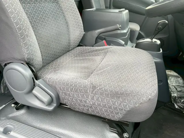 いすゞ エルフ 2RG-NPR88YN(2WD)の写真34