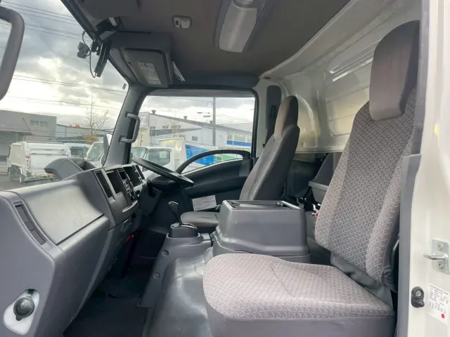 いすゞ エルフ 2RG-NPR88YN(2WD)の写真35